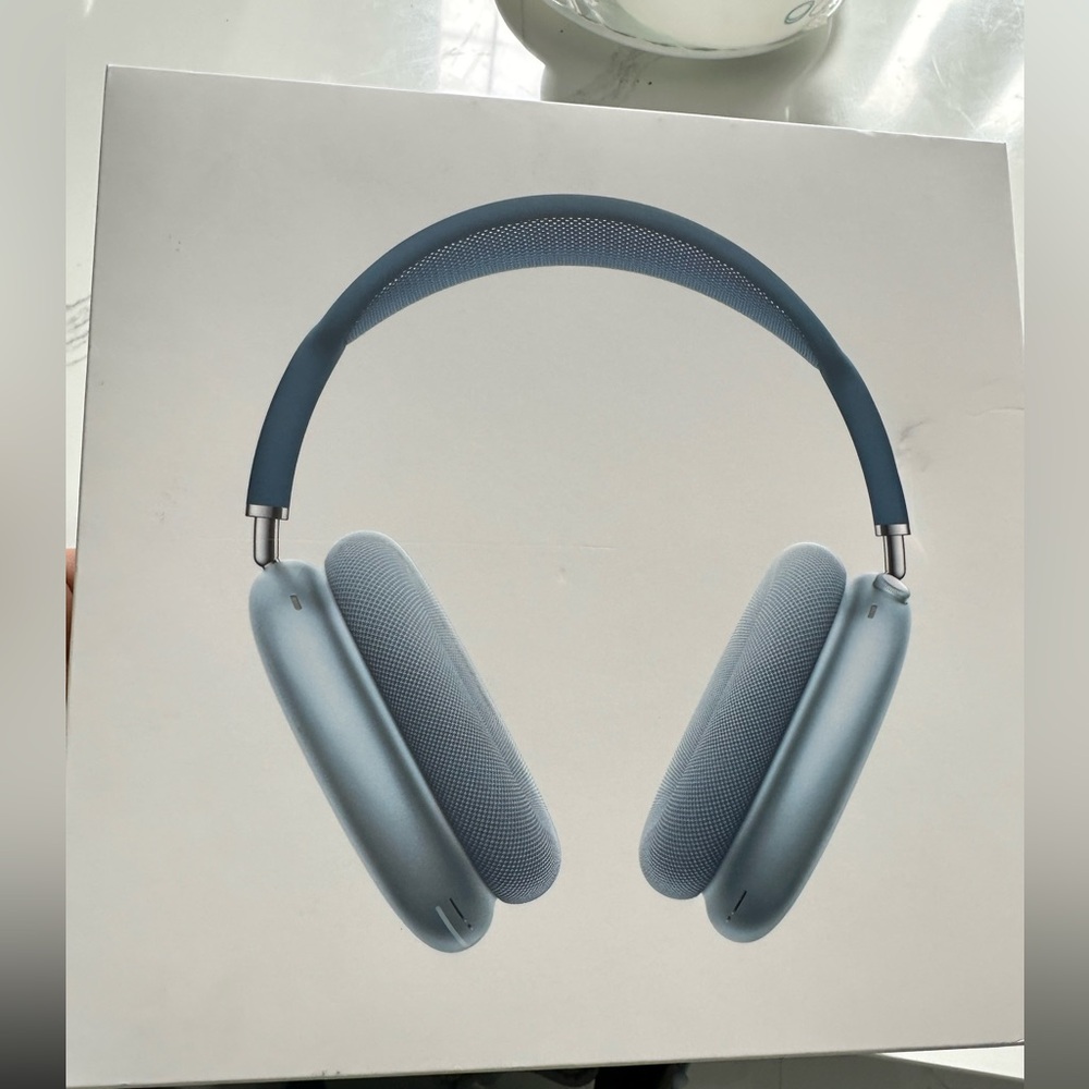 NEW Apple Airpod Pro Max Blue With Smart Case/USB Type C